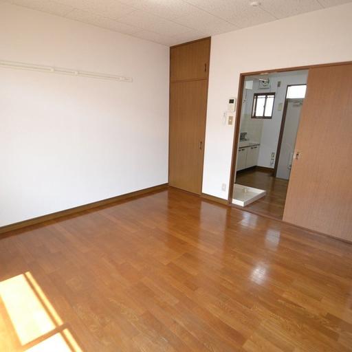 居室2 バルコニー側斜めからの撮影