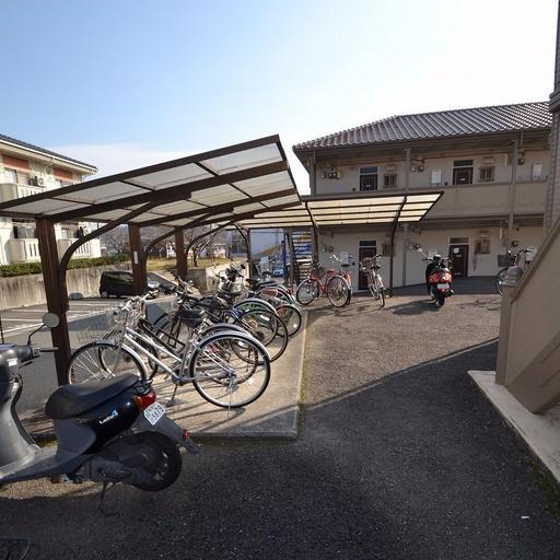 駐輪場 世帯人数分は十分駐輪出来ます!