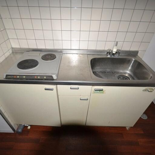 キッチン
2口電気コンロ付きです