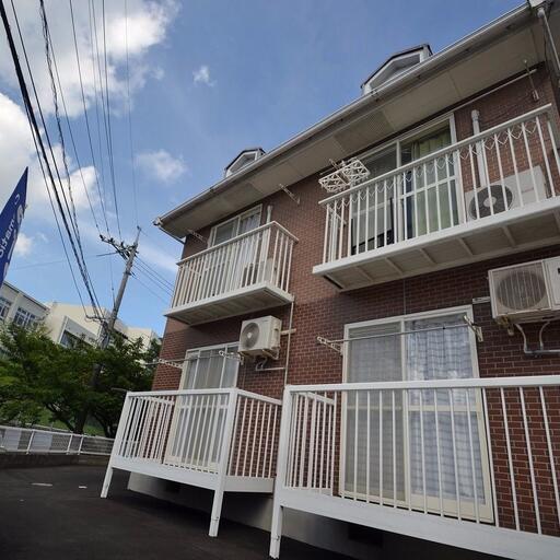 スカイハイツ西側外観 目の前は西条小学校です!