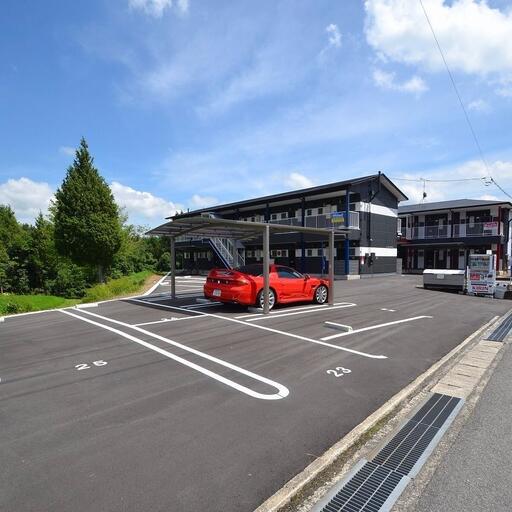 ラパルテール東広島弐番館駐車場 屋根も一部ですがあるんです♪