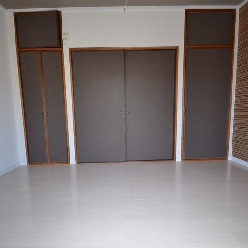 洋室 バルコニー側から撮影しています。