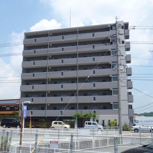 ルミエール南西側外観 道路向かいはウォンツです!