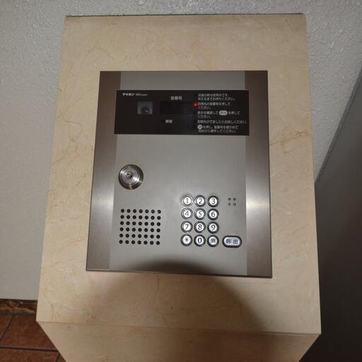 オートロック 呼び鈴もここで操作します。