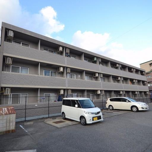 KCDエッグ南西側外観 日が沈んだ時に撮影しています。