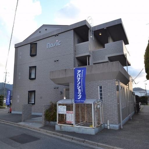 KCDエッグ東側外観 入口が東側にあります。角部屋は出窓があります。