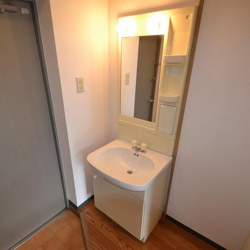 洗面台 ココで歯磨き等を行えます。