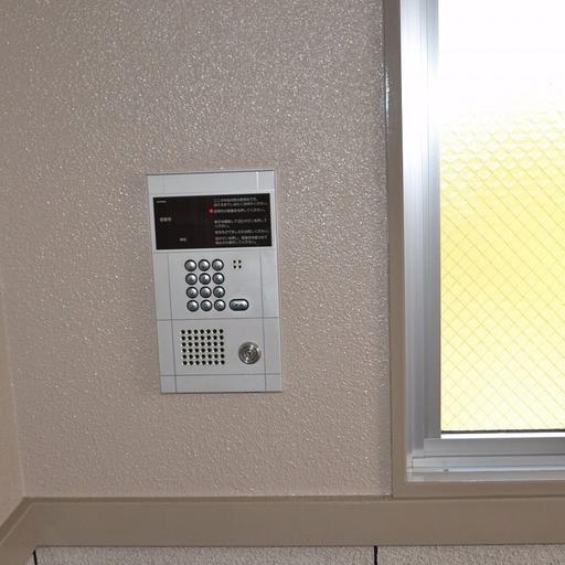 オートロック操作盤 ここで室内の方と話せます。