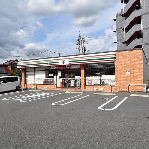 セブンイレブン東広島西条下見中央店