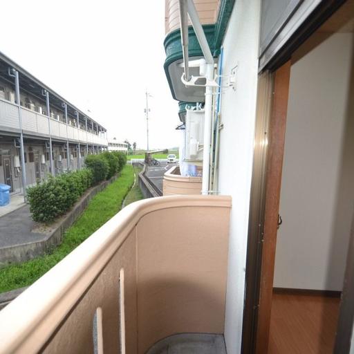 バルコニー 物干し竿が掛けれます。