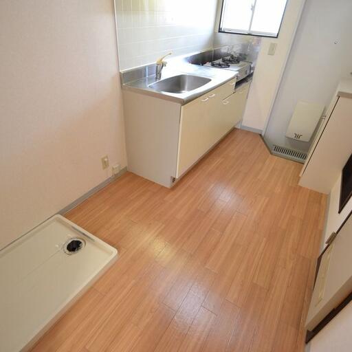 室内洗濯機置場 室内なので夜でも安心して洗濯出来ます。