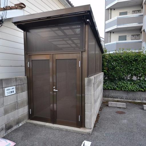 ゴミステーション 北側にあります。