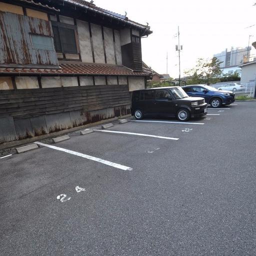 南側駐車場です。