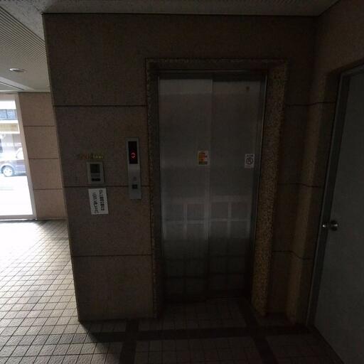 エレベーター 高層マンションなので設置されています。
