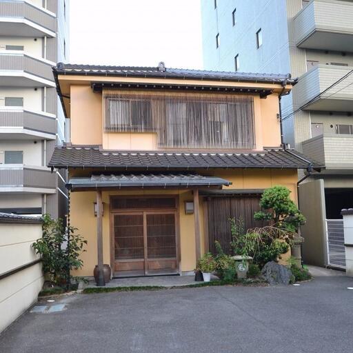 ふぐ政 隣にあるふぐ料理屋さんです。
