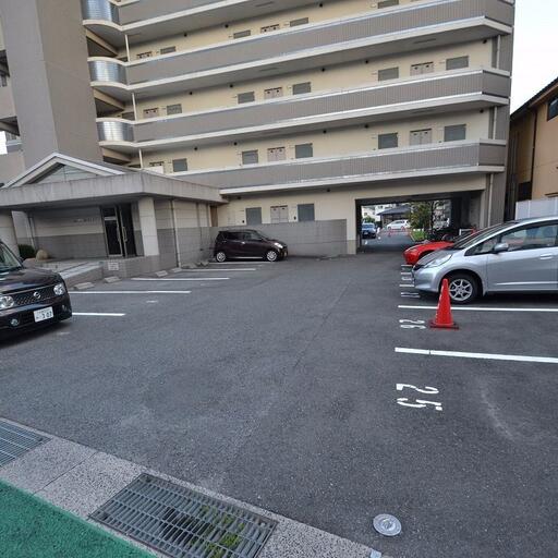 駐車場5 北側駐車場全体です。