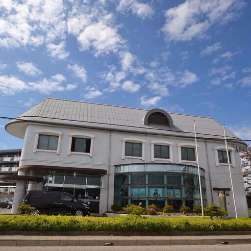 もみじ銀行西条南支店 一番近い銀行です!
広島県の第二地銀です。