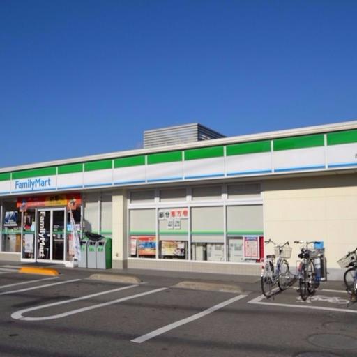ファミリーマート 西条下見店 セブンイレブンに飽きたらこちらはいかがでしょうか?
