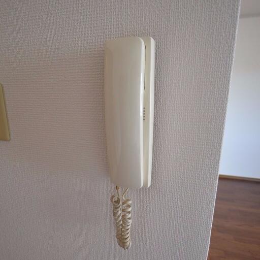 インターホン室内受話器 玄関前に方と室内から話しが出来て安心です!