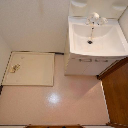 洗面所 ここで着替えなどができます。