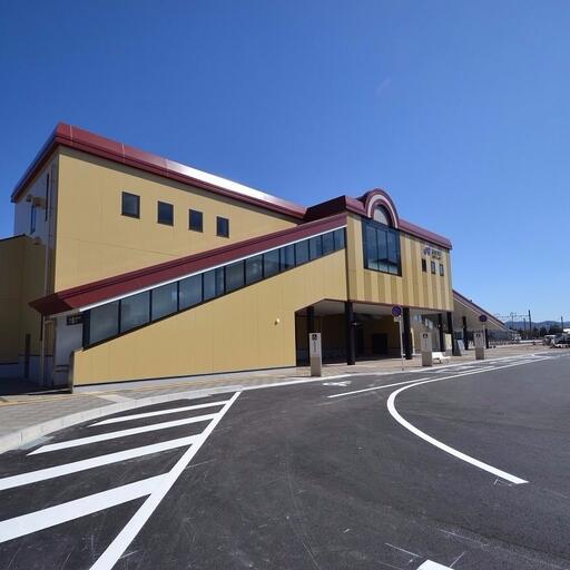 寺家駅 2017年3月に開業した駅。将来駅にはこのアパート周辺まで道を広げる構想が東広島市にはあるらしい。