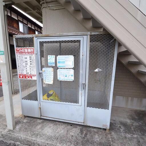 ゴミステーション 各棟に設置されています。