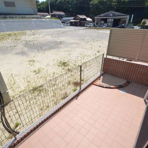 専用庭 そんなに広くはないですが、安全に過ごせます♪